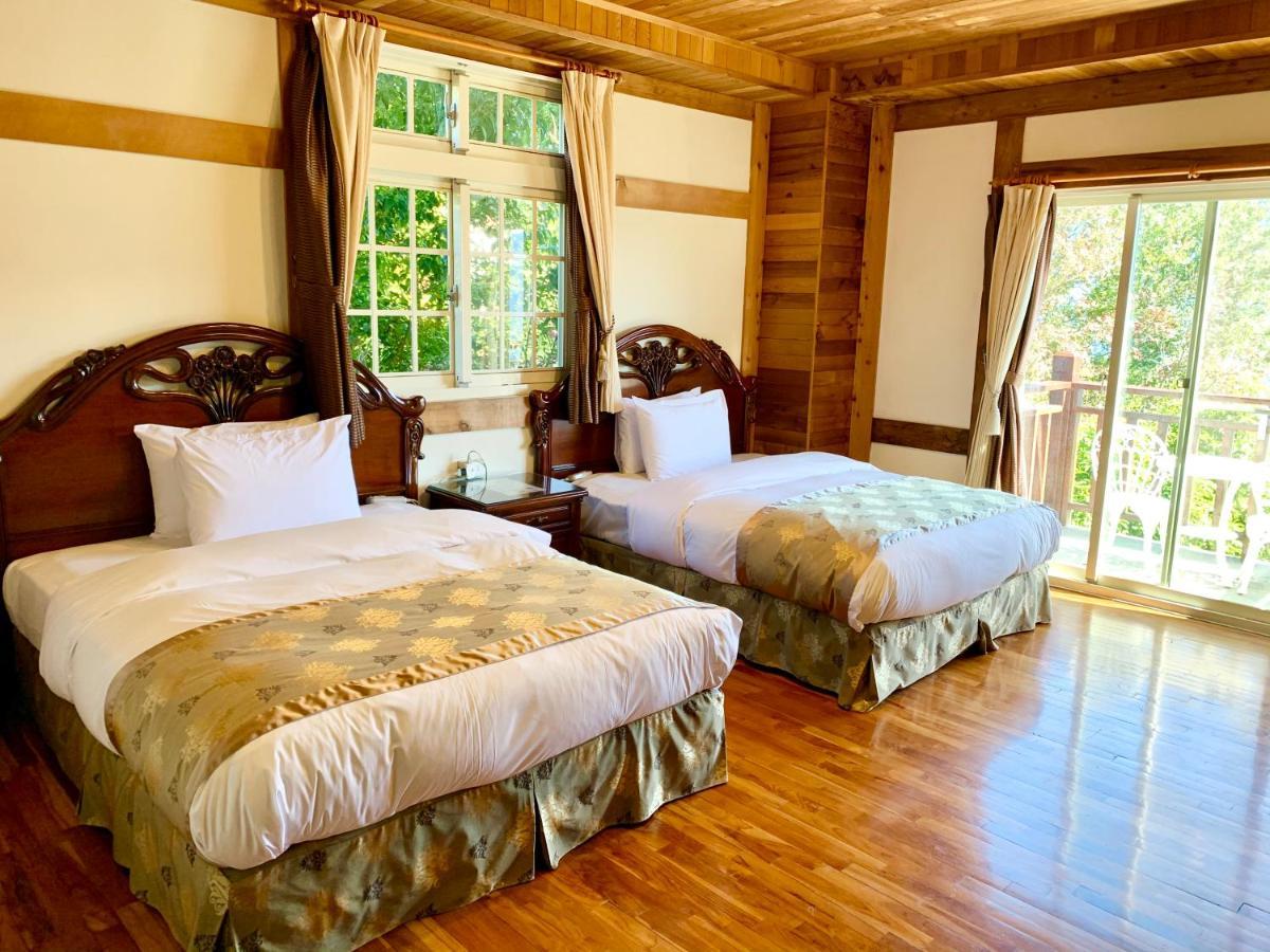 เดอะ คอตส์โวลด์ วิลลา Bed & Breakfast เหรินอ้าย ภายนอก รูปภาพ