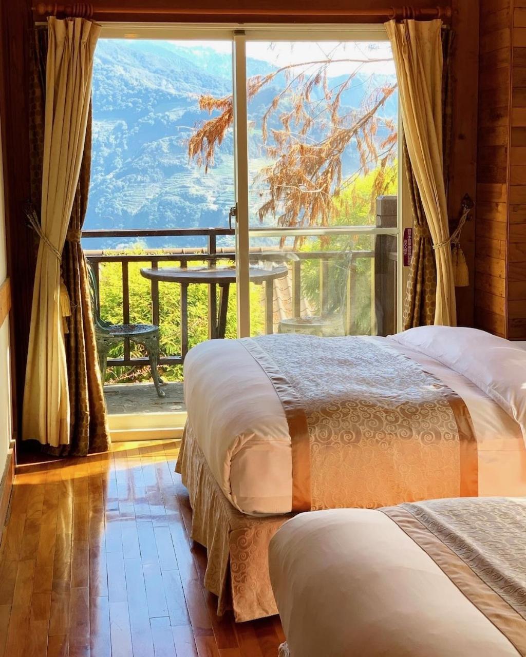 เดอะ คอตส์โวลด์ วิลลา Bed & Breakfast เหรินอ้าย ภายนอก รูปภาพ