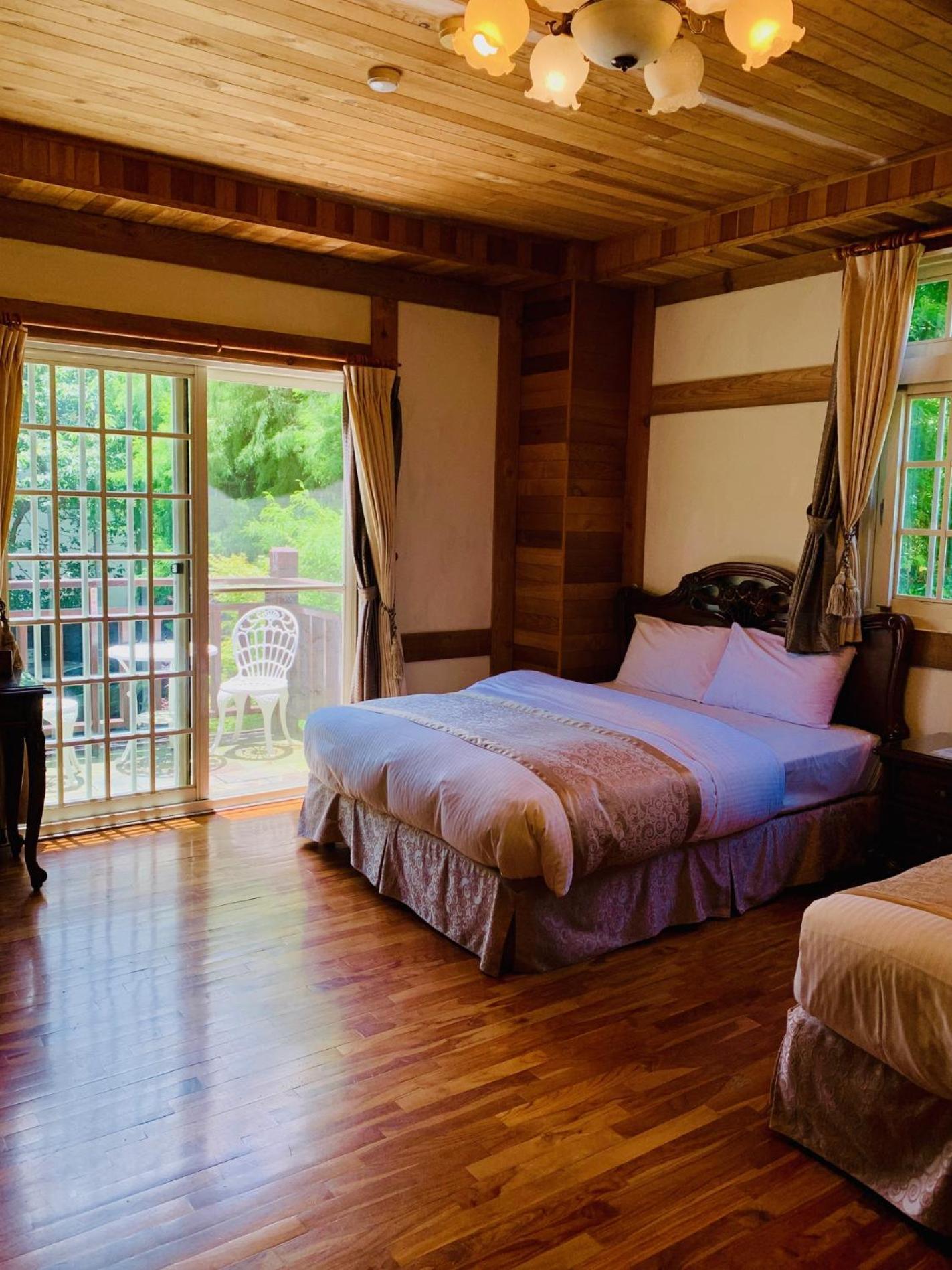 เดอะ คอตส์โวลด์ วิลลา Bed & Breakfast เหรินอ้าย ภายนอก รูปภาพ