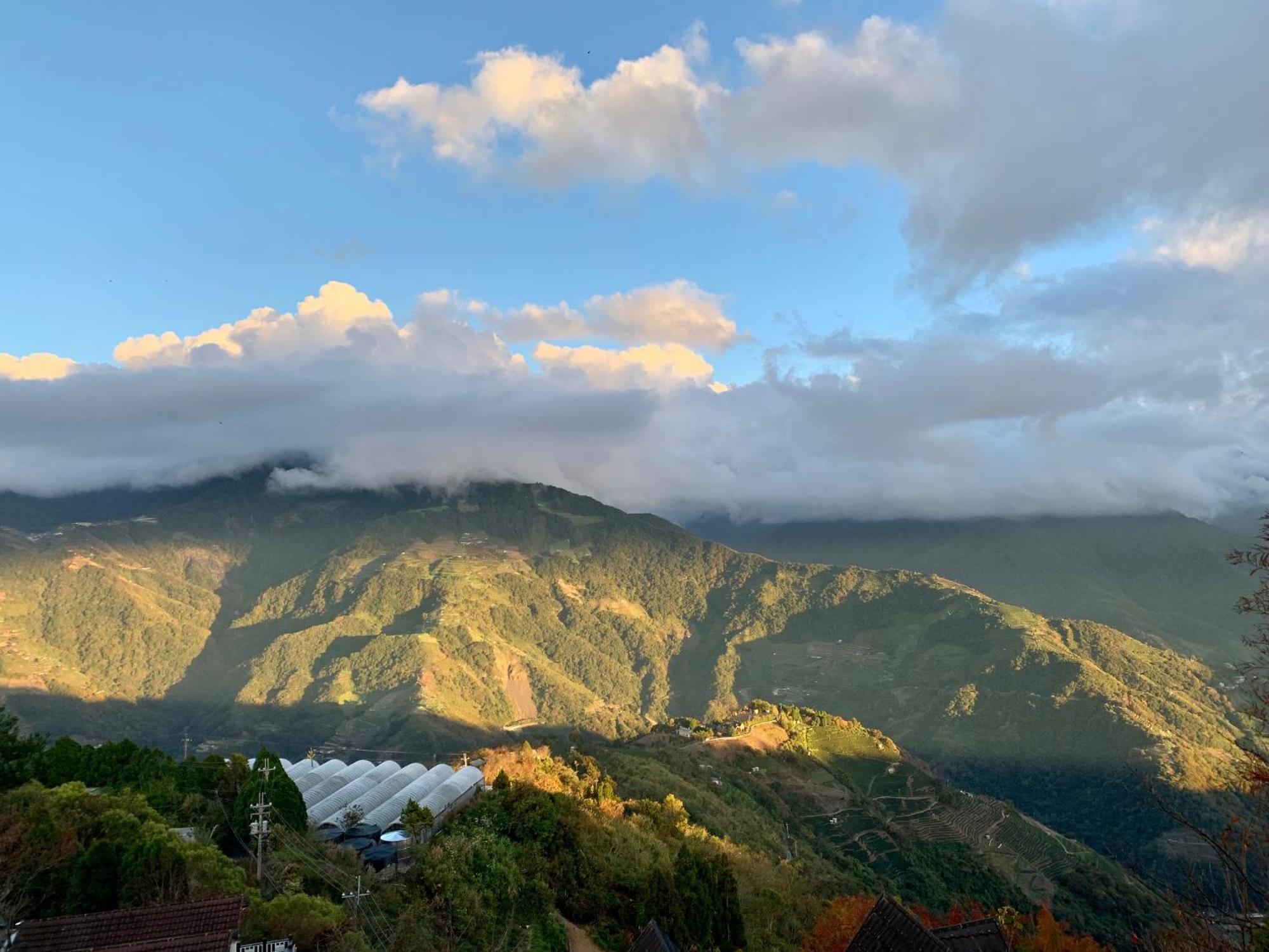 เดอะ คอตส์โวลด์ วิลลา Bed & Breakfast เหรินอ้าย ภายนอก รูปภาพ