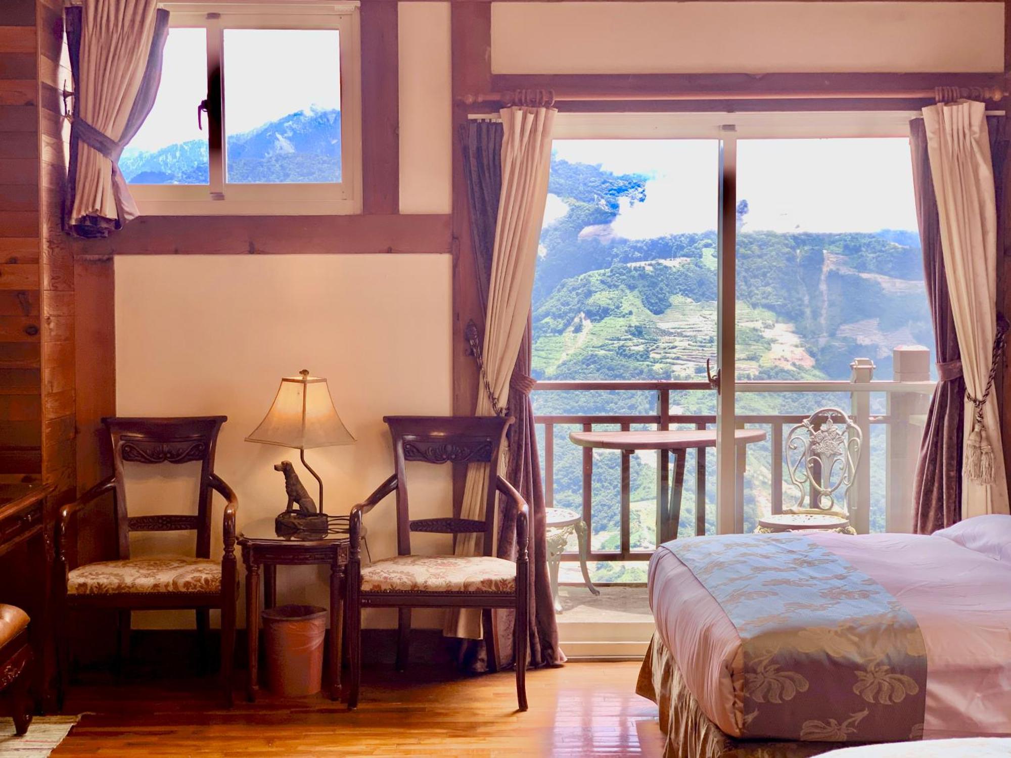 เดอะ คอตส์โวลด์ วิลลา Bed & Breakfast เหรินอ้าย ภายนอก รูปภาพ