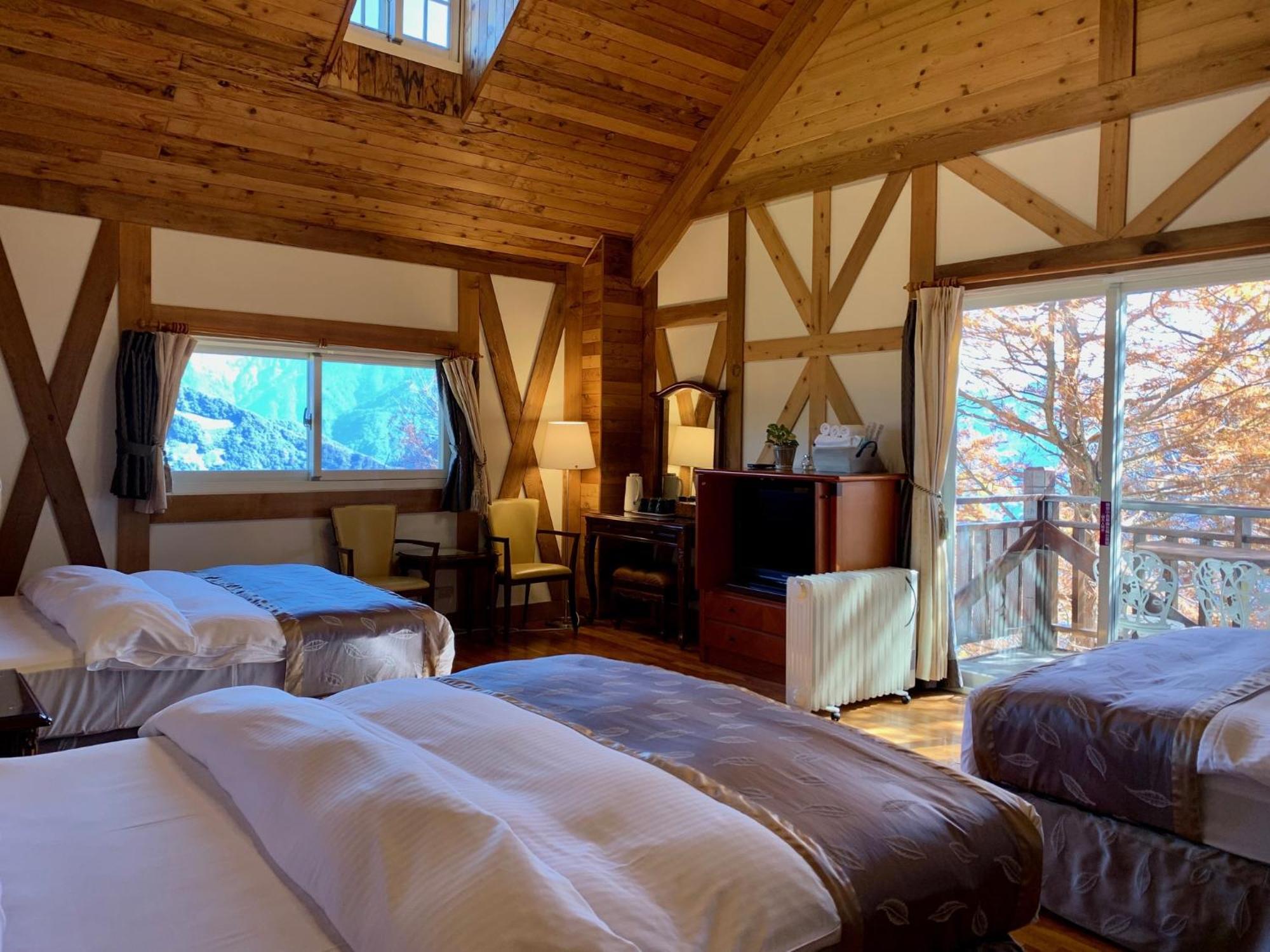 เดอะ คอตส์โวลด์ วิลลา Bed & Breakfast เหรินอ้าย ภายนอก รูปภาพ