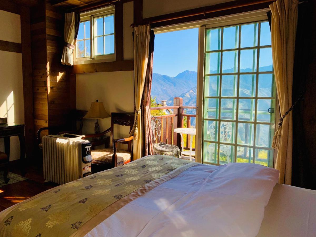 เดอะ คอตส์โวลด์ วิลลา Bed & Breakfast เหรินอ้าย ภายนอก รูปภาพ