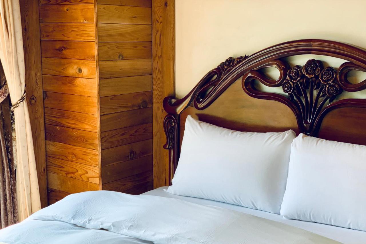 เดอะ คอตส์โวลด์ วิลลา Bed & Breakfast เหรินอ้าย ภายนอก รูปภาพ